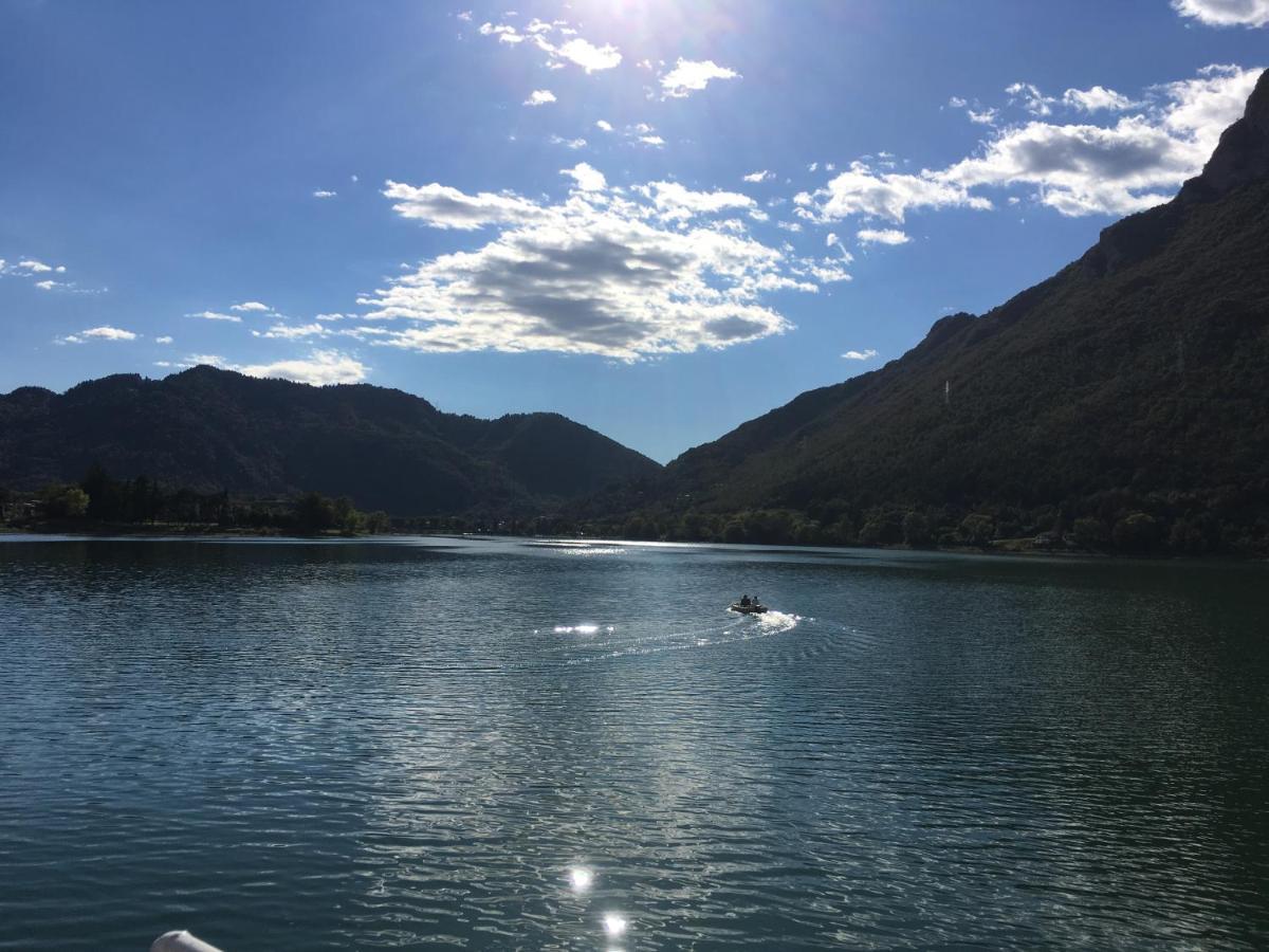 Casa Carla, Bis 4 Personen, Garten, Balkon Mit Blick Auf Den See Und Die Berge クロネ エクステリア 写真