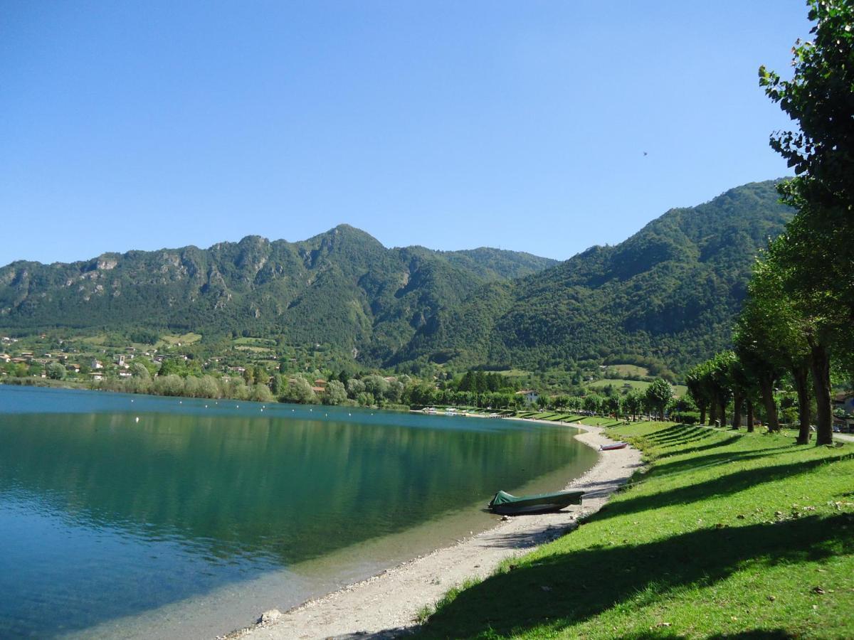 Casa Carla, Bis 4 Personen, Garten, Balkon Mit Blick Auf Den See Und Die Berge クロネ エクステリア 写真