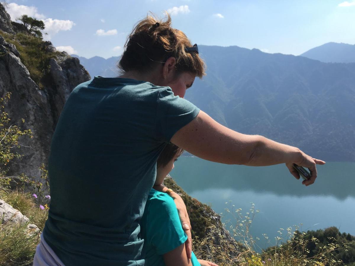 Casa Carla, Bis 4 Personen, Garten, Balkon Mit Blick Auf Den See Und Die Berge クロネ エクステリア 写真