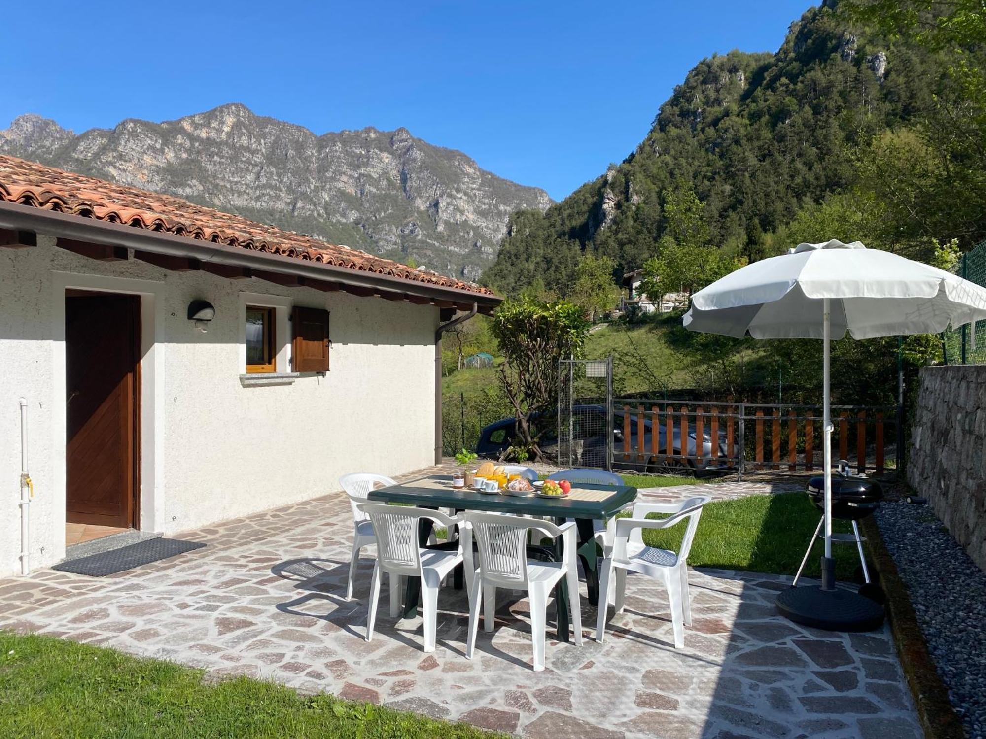 Casa Carla, Bis 4 Personen, Garten, Balkon Mit Blick Auf Den See Und Die Berge クロネ エクステリア 写真